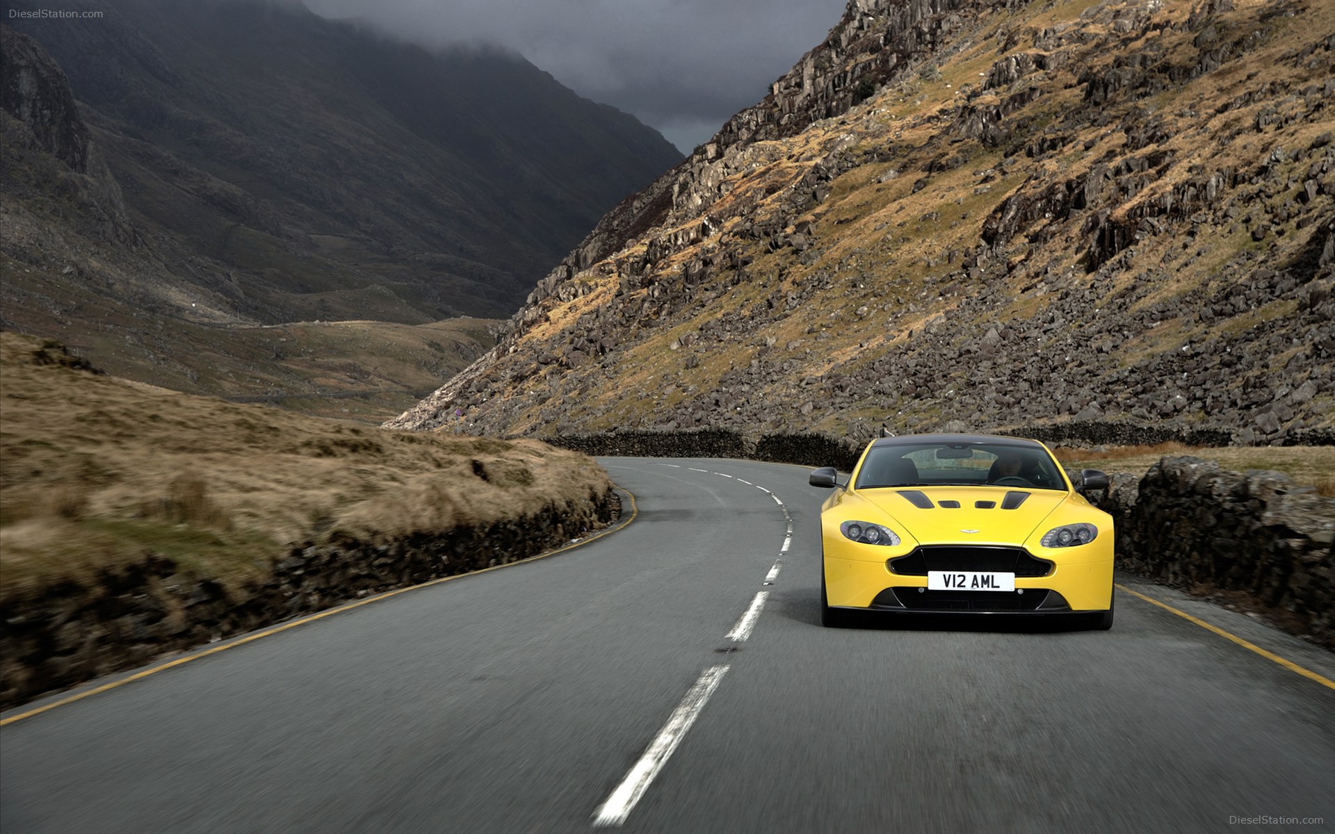 Aston Martin V12 Vantage S 2014